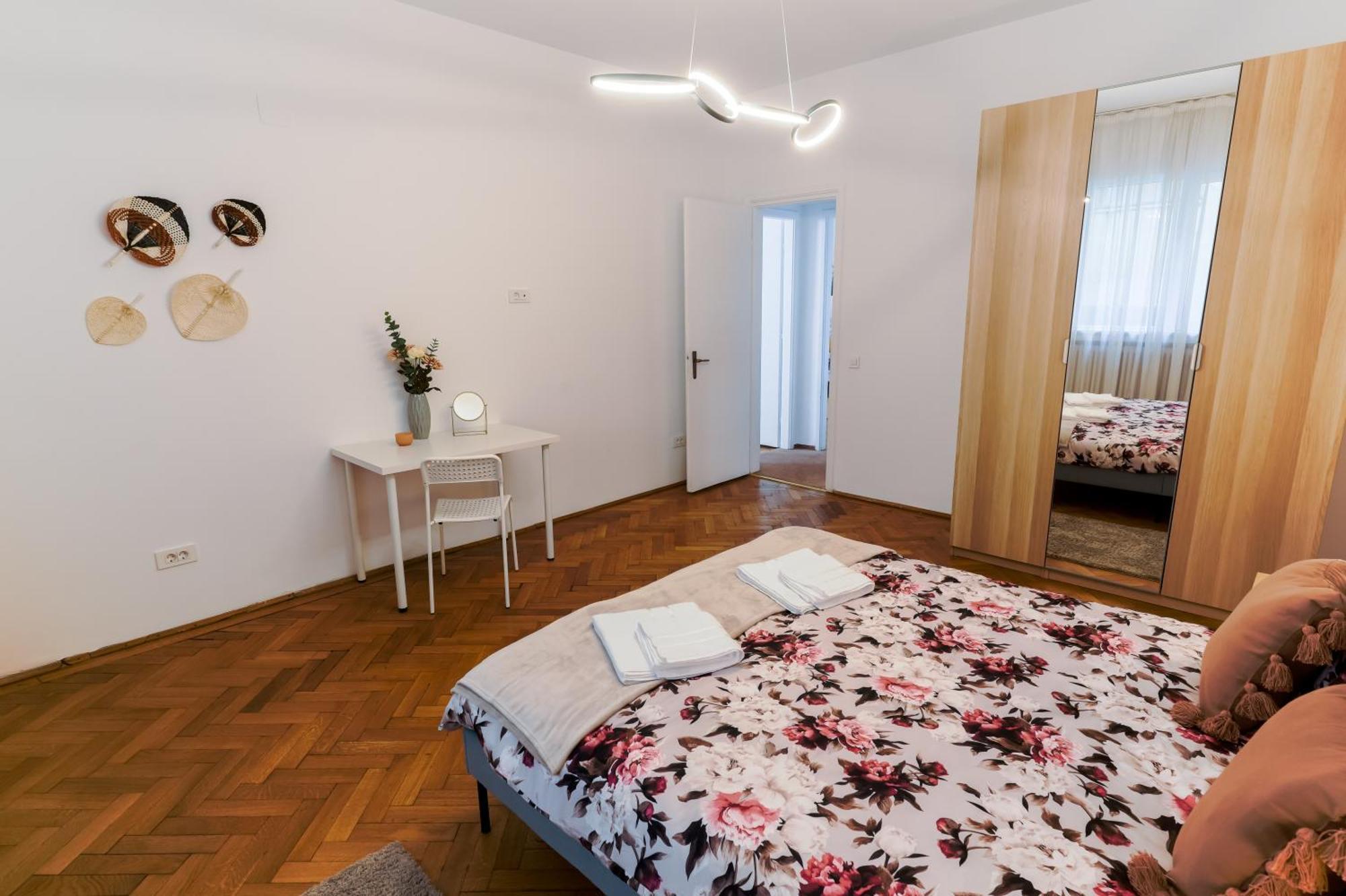 Ultracentral Golden Gatehouse 3 Bdrm Bucharest Exterior photo